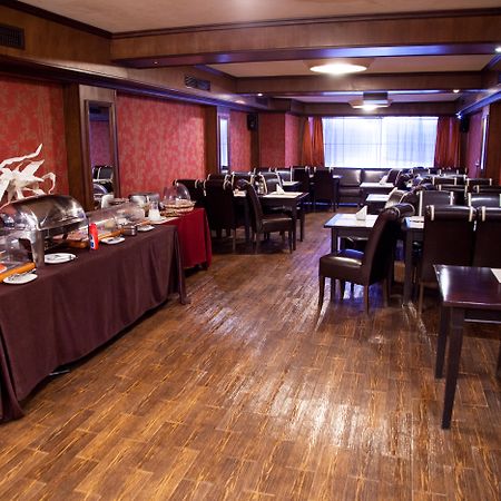 Hotel Megalos Constanta Bagian luar foto