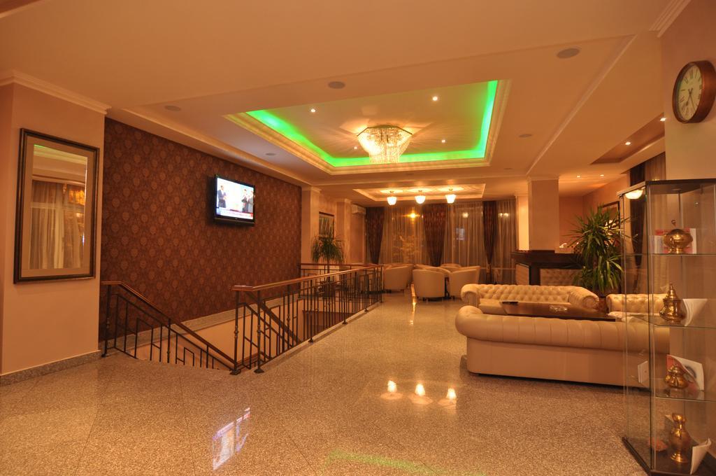 Hotel Megalos Constanta Bagian luar foto