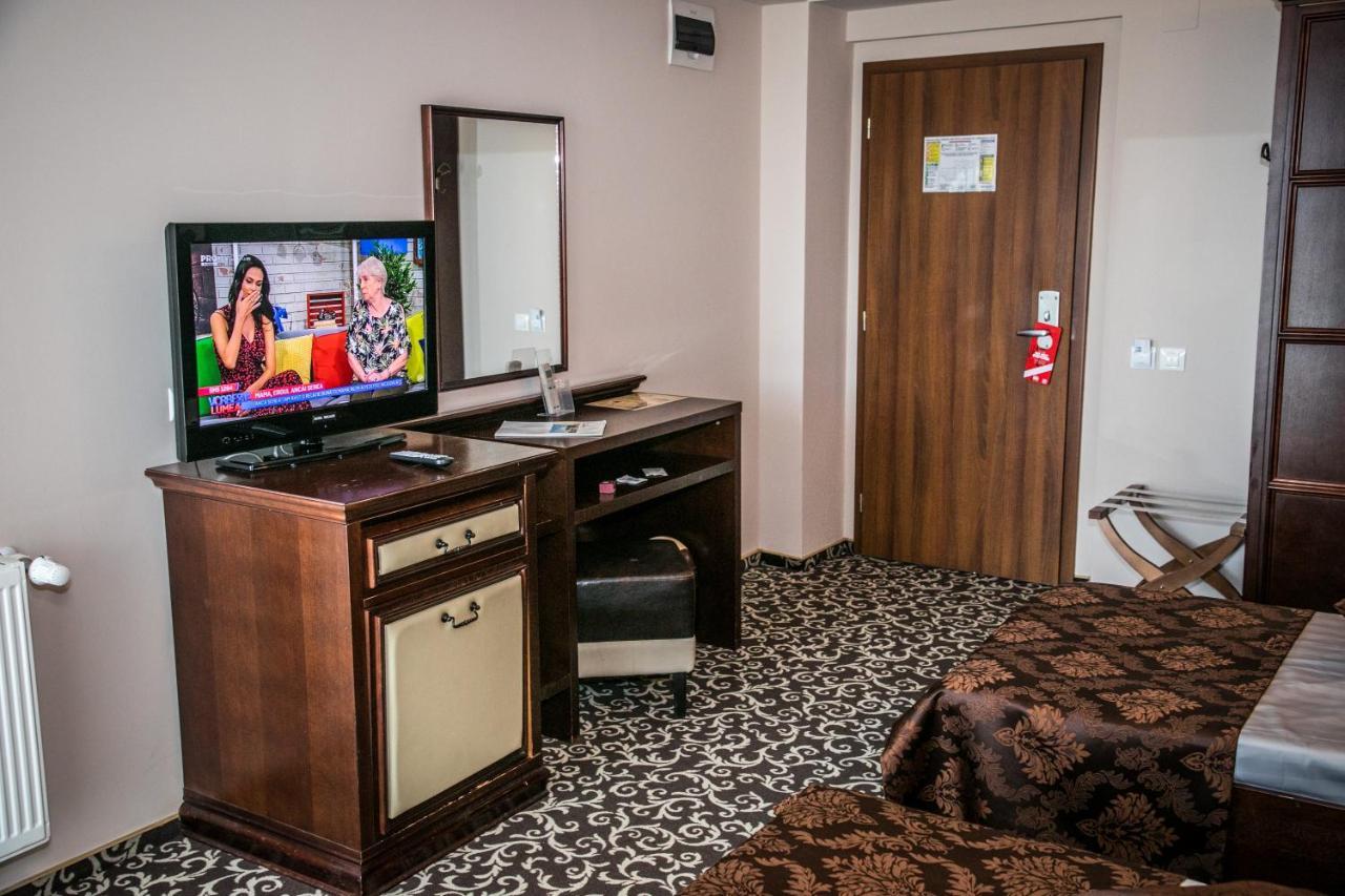 Hotel Megalos Constanta Bagian luar foto