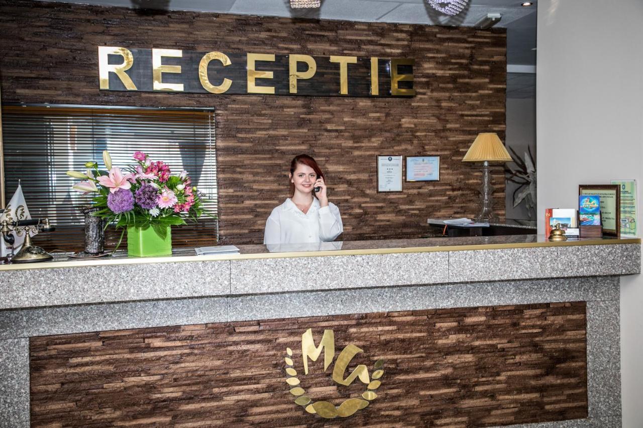 Hotel Megalos Constanta Bagian luar foto